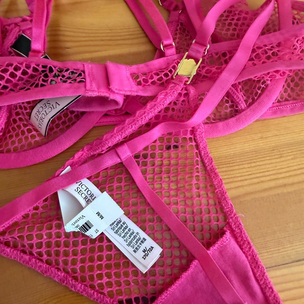 VICTORIAs SECRET Low Cut Demi BRA thong Set Pink Fishnet Open Cup gold NWT small - Picture 7 of 7